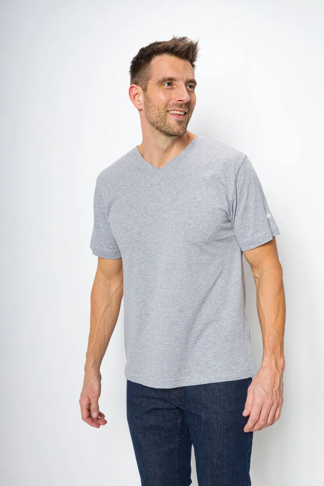 Jamison Unbranded | Men's Anti-Stain Logo-less V-neck Tee